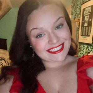 Meet your Posher, Victoria